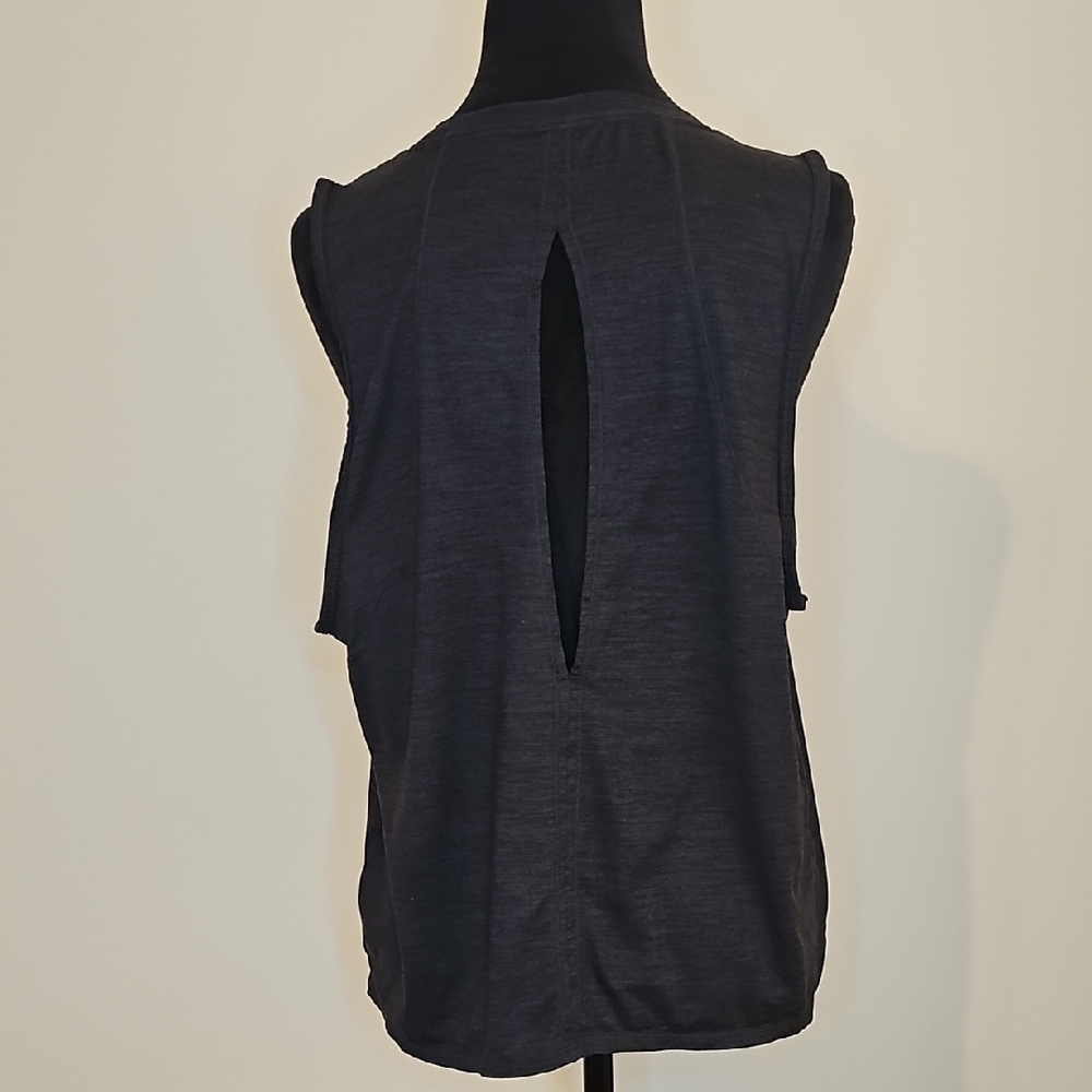 Reebok Womens XL Gray Soft Knit Like Activewear Tank Top Keyhole Back